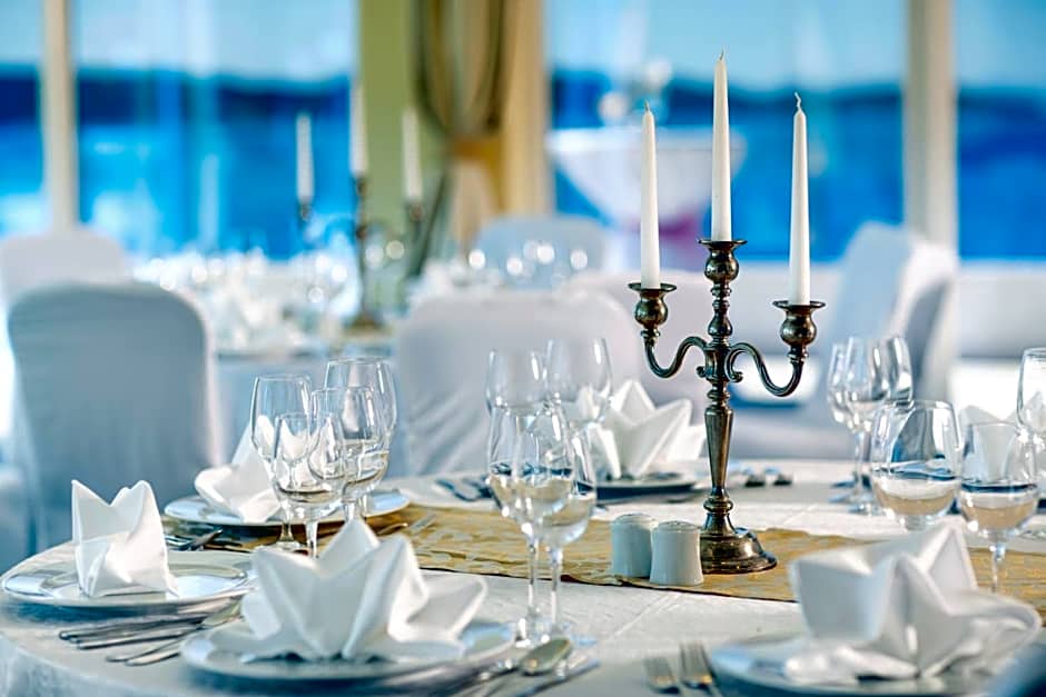 Royal Ariston Hotel