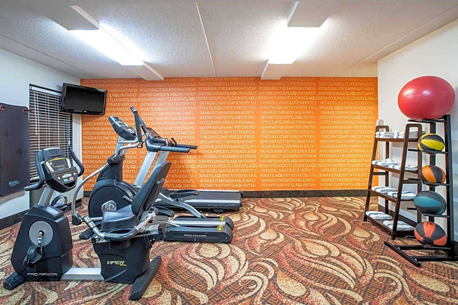 La Quinta Inn & Suites by Wyndham Davenport