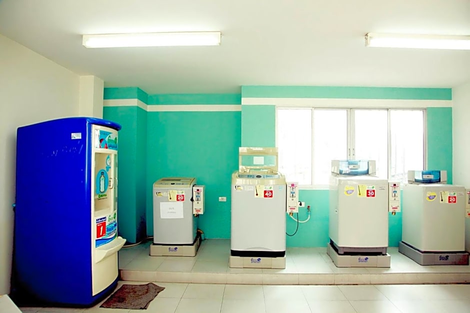 Mee sook Hotel and Residence