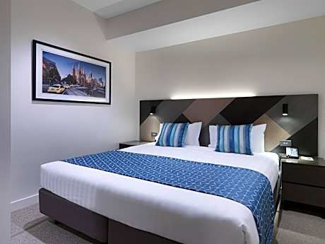 One Bedroom Deluxe Apartment