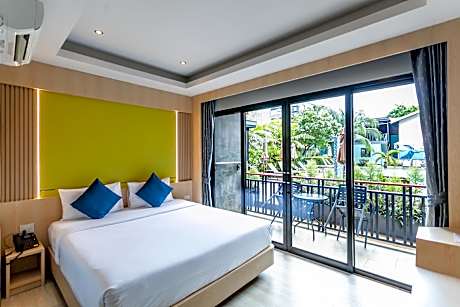 Superior Double Room with Pool View