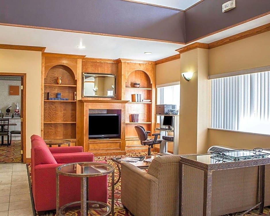 Comfort Suites At Metro Center Phoenix