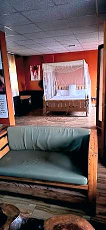 Family Room with Garden View