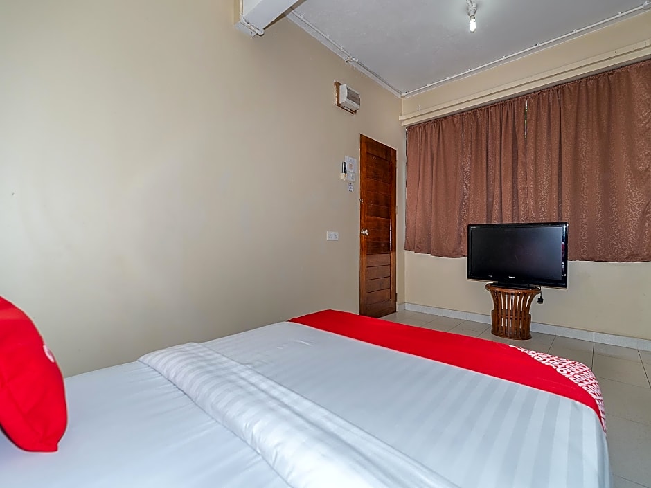OYO 89932 DD Homestay