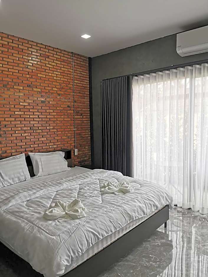 NST Boutique เอ็นเอสทีบูทีค