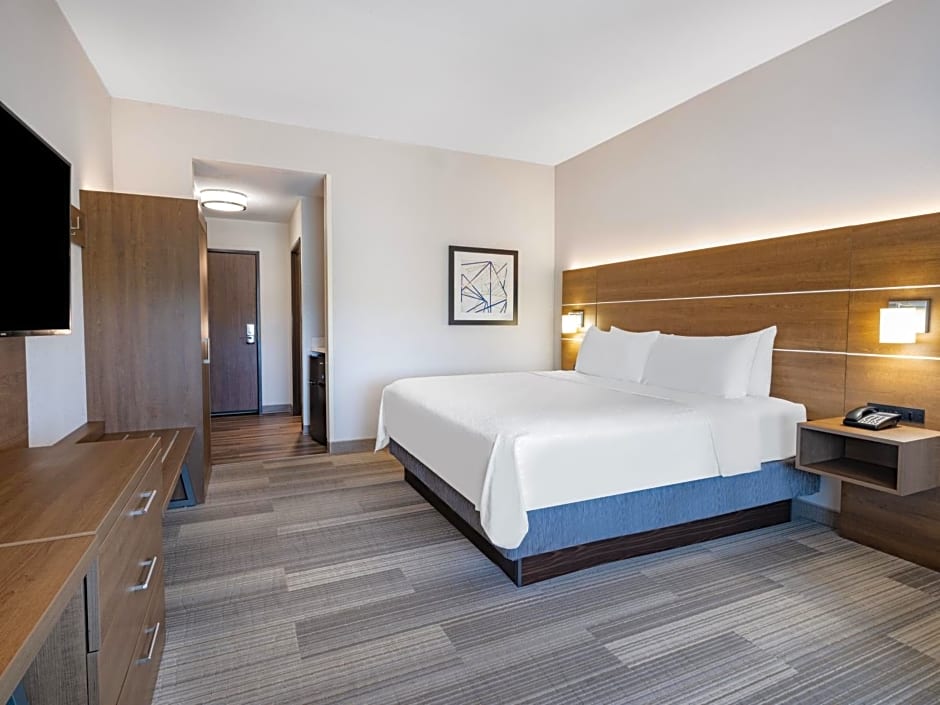 Holiday Inn Express And Suites Ruskin By IHG