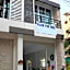 Admire House