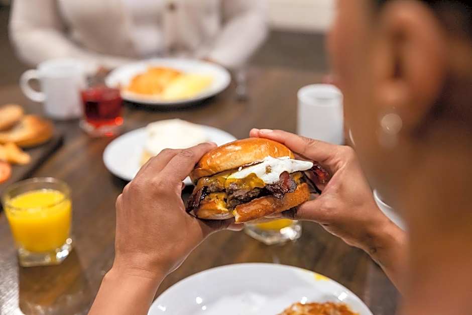 Crowne Plaza Lansing