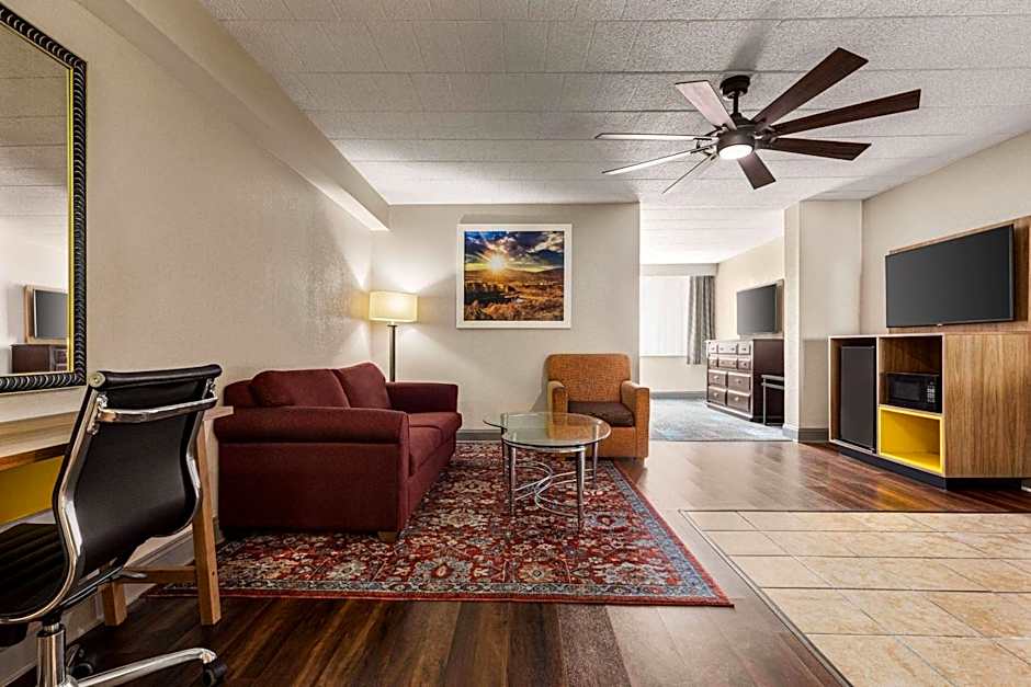 Days Hotel by Wyndham Allentown Airport / Lehigh Valley