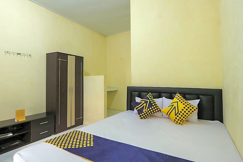 OYO 2371 Islami Family Residence