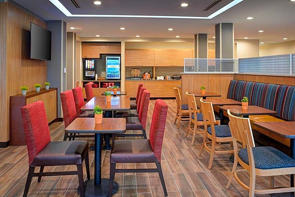 TownePlace Suites by Marriott Grand Rapids Airport