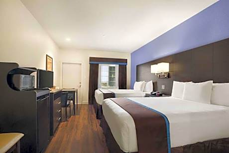 Deluxe Studio Suite with Two Queen Beds - Non-Smoking