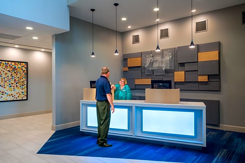 Holiday Inn Express & Suites - St Peters