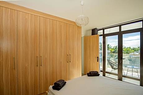 Two-Bedroom Apartment (Sunrise)