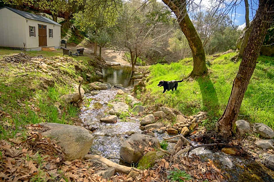 Gena's Sierra Inn and Restaurant