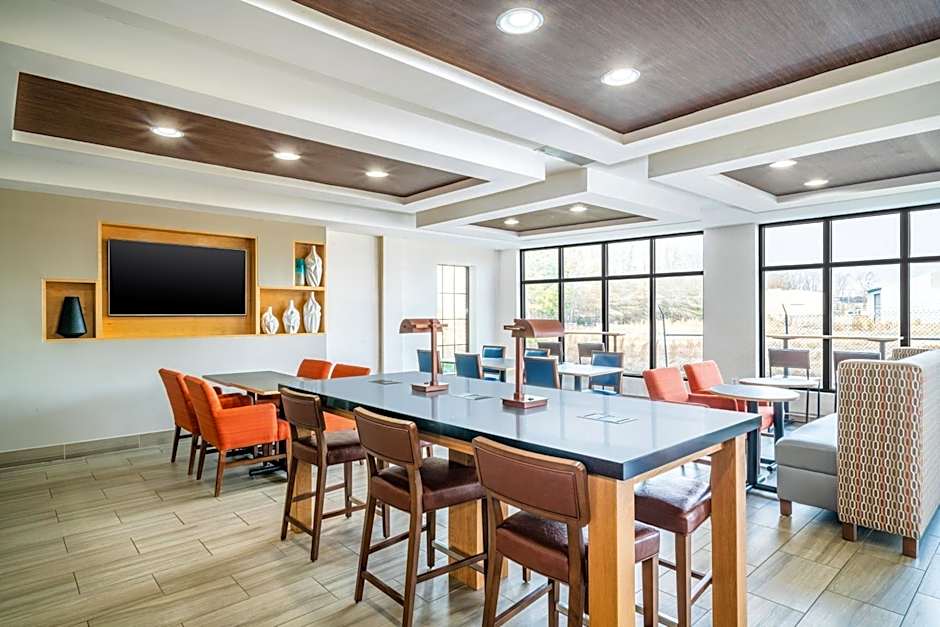 Holiday Inn Express Hotel & Suites Tappahannock By IHG