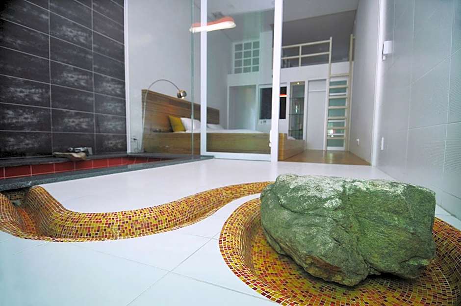 Haslla Art World Museum Hotel