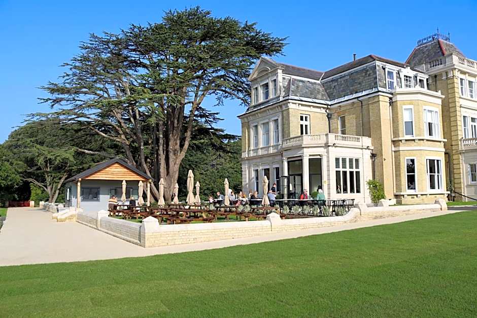 Orange Grove Hotel & Gardens