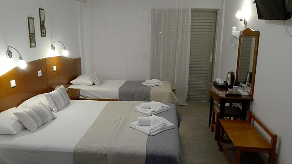 Photo 1 of 3 of Triple Room