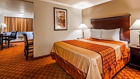Suite-2 Queen Beds Non Smoking Full Breakfast