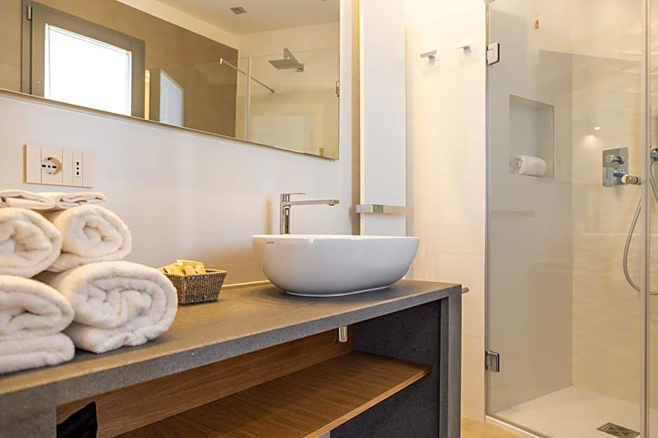 Domu Qirat - Authentic Rooms & Terraces