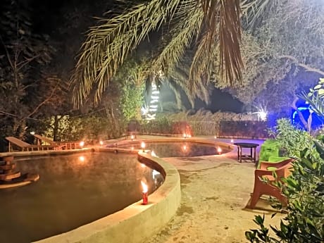 Desert Escape siwa -with palm & olive Garden - Hot Spring