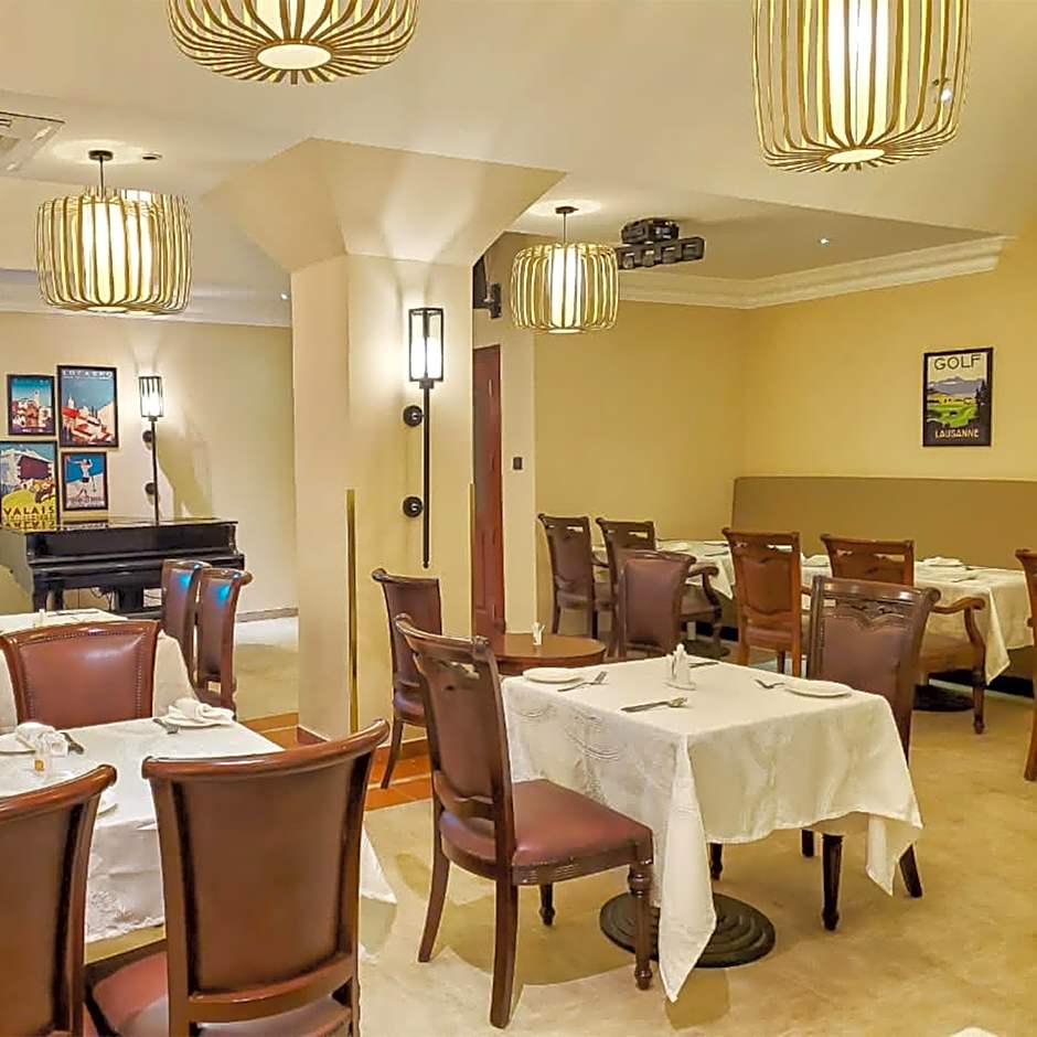 Victoria Crown Plaza Hotel