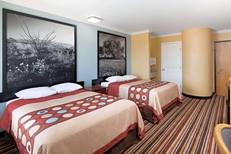 1 Queen Bed Accessible Room Non-Smoking