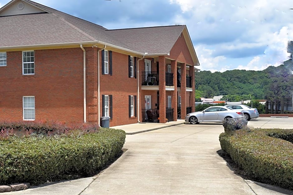 Gadsden Inn and Suites