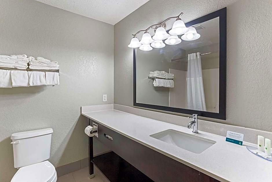 Quality Inn & Suites