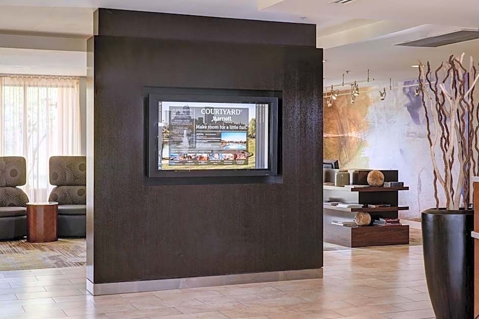 Courtyard by Marriott Indianapolis Airport