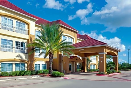 La Quinta by Wyndham Bay City
