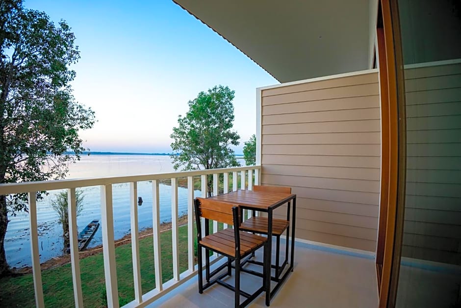 LAKE HOUSE Naka Cave