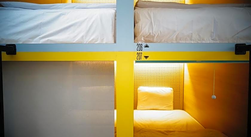 Borough Capsule Hostel Bali