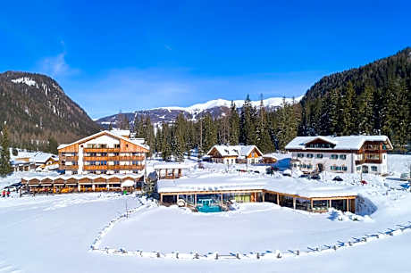 Hotel Dolomitenhof & Chalet Alte Post