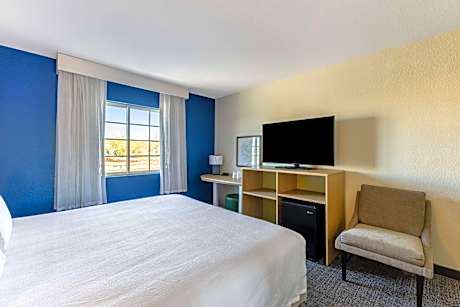 King Room with Roll-In Shower - Mobility and Hearing Access