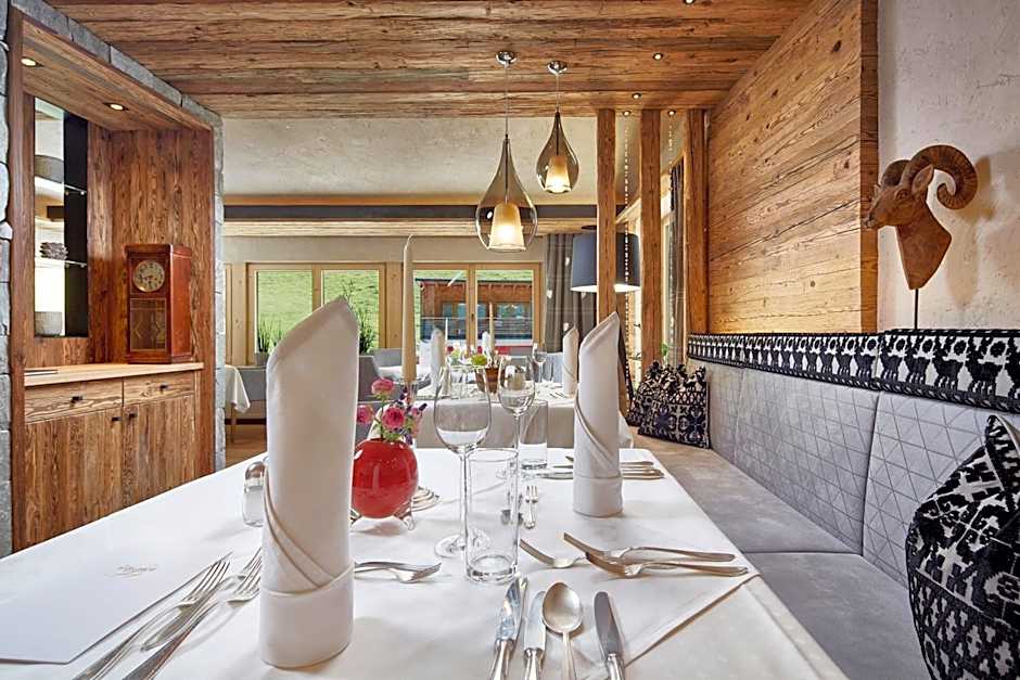 Hotel Berghof Crystal Spa & Sports