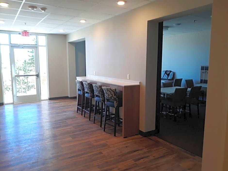 Microtel Inn and Suites by Wyndham Woodland Park