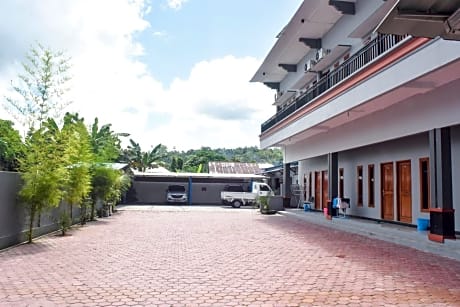 RedDoorz near Universitas Pattimura Ambon