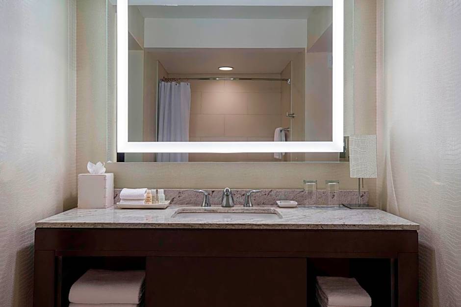 Renaissance by Marriott Baton Rouge Hotel