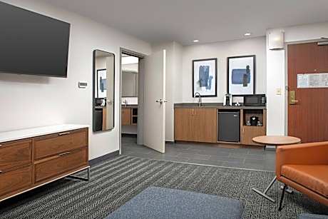 Suite, 1 Bedroom (1 King Bed and 1 Double Sofa Bed)