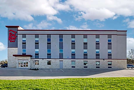 Red Roof Inn Hutchins