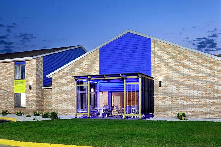 Days Inn by Wyndham Eagle River