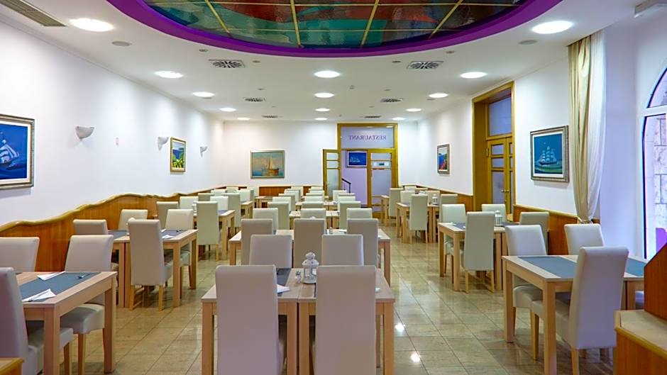 Hotel Komodor