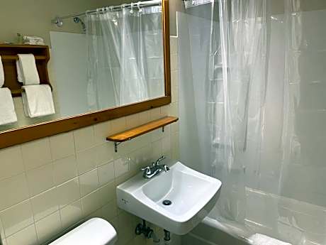 Standard Room with 2 Double Beds