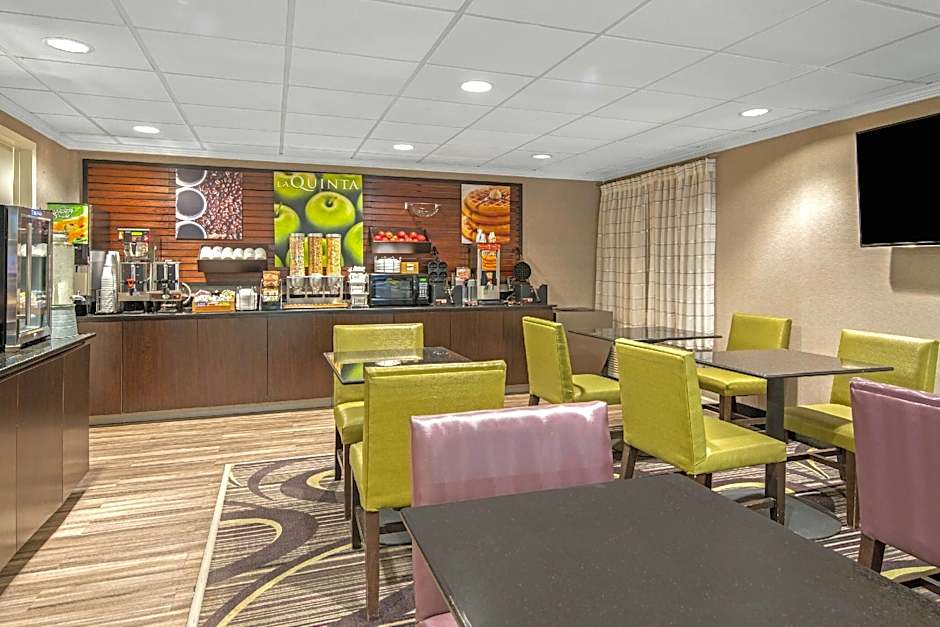 La Quinta Inn & Suites by Wyndham Baton Rouge Siegen Lane