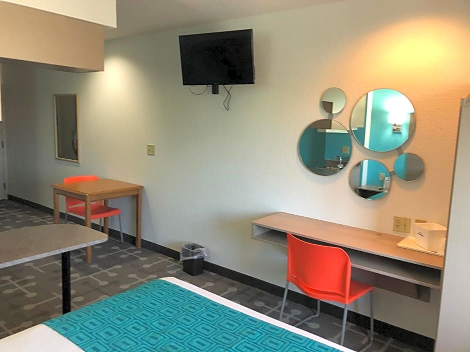 Red Lion Inn & Suites Elk Grove Village, IL