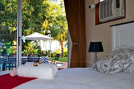 Family Studio with Pool View