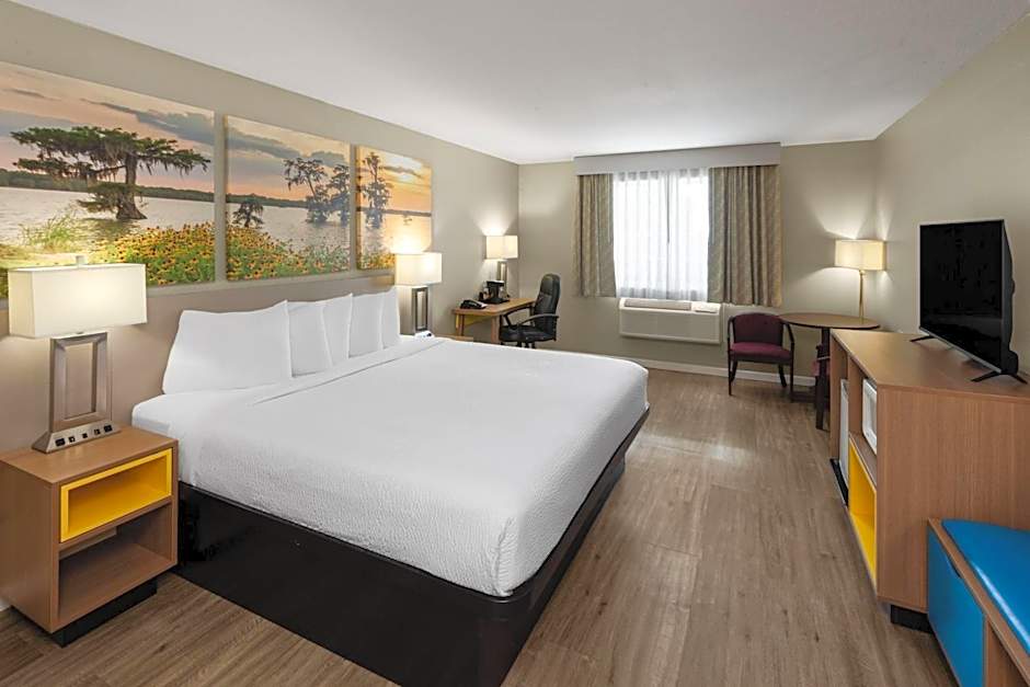 Days Inn by Wyndham Mountain Home