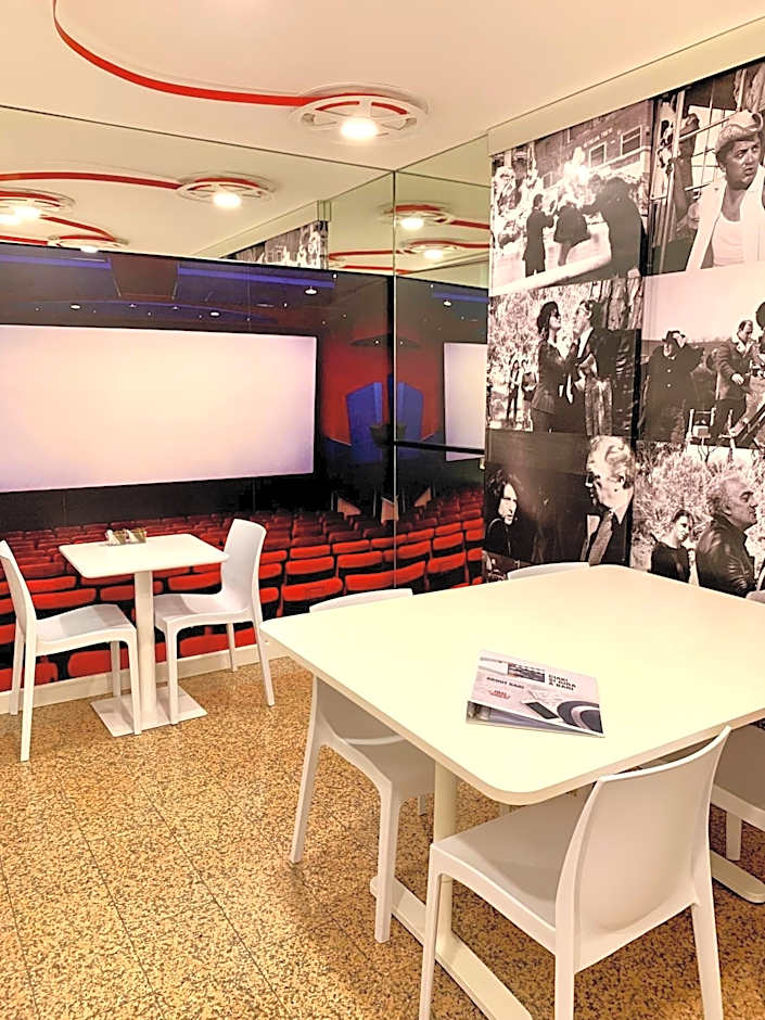 Red Carpet rooms